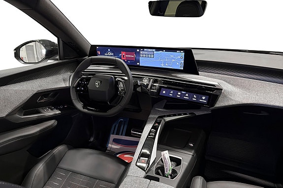Peugeot e-5008 12 of 23