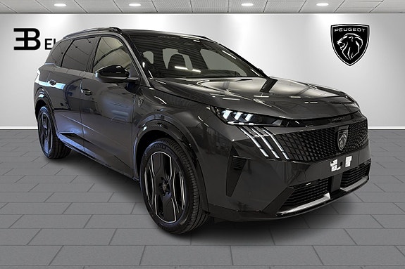 Peugeot e-5008 3 of 5