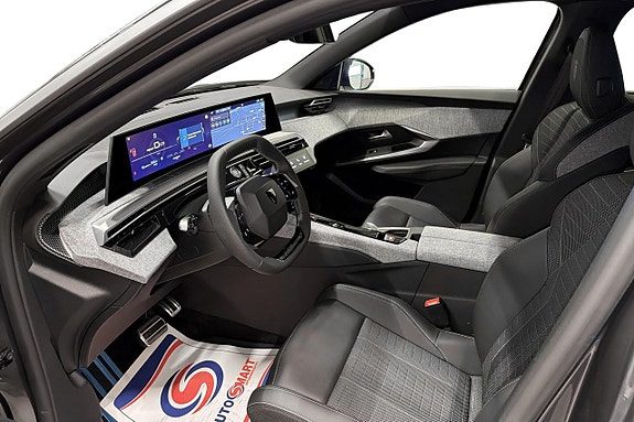 Peugeot e-5008 10 of 23