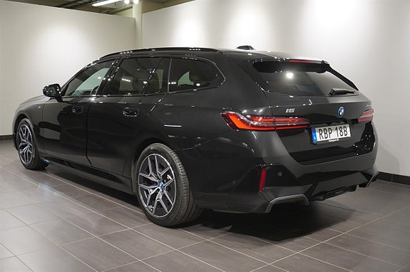 BMW i5 4 of 20