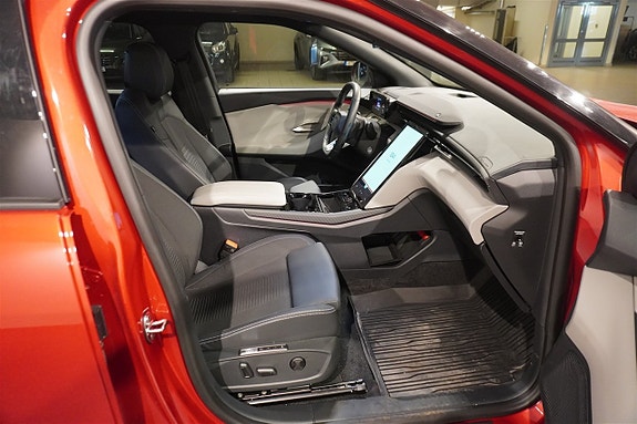 Ford Explorer 16 of 16