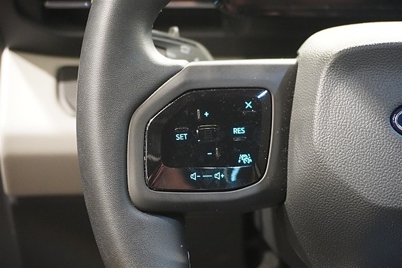 Ford Explorer 9 of 16