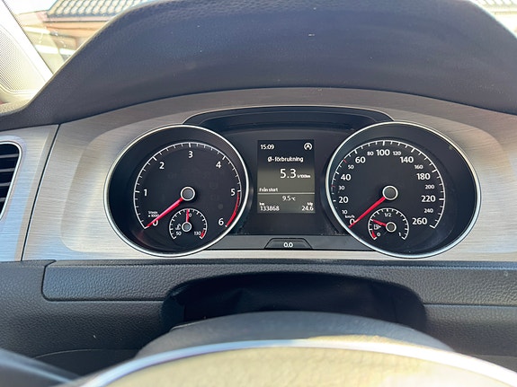 Volkswagen Golf VII 5 of 5