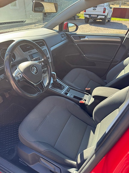 Volkswagen Golf VII 6 of 12