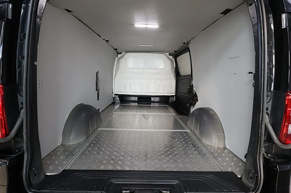 Mercedes-Benz eVito 129 7 of 20