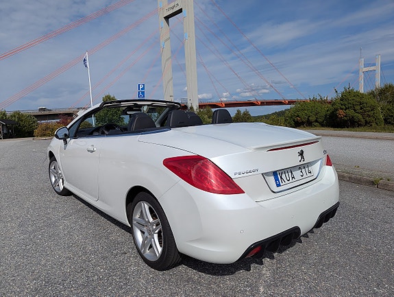 Peugeot 308 2 of 9