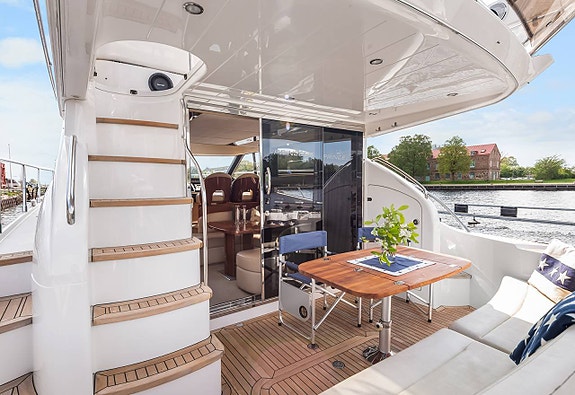 Princess 42 Flybridge 4 of 12