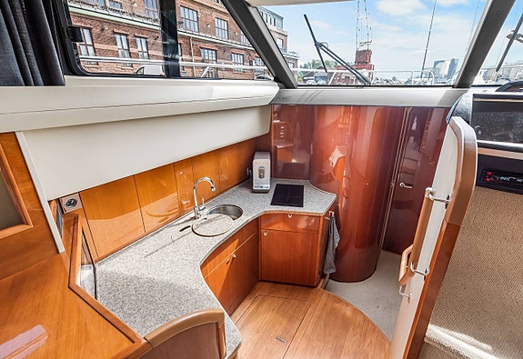 Princess 42 Flybridge 10 of 12