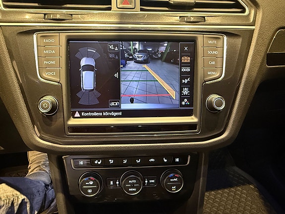 Volkswagen Tiguan 13 of 16