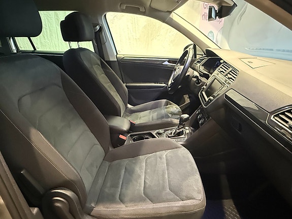Volkswagen Tiguan 10 of 16