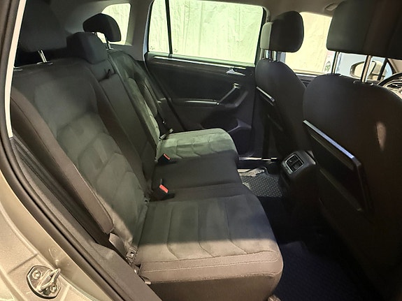 Volkswagen Tiguan 11 of 16