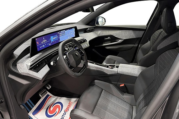 Peugeot e-5008 10 of 23