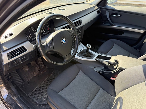BMW 318 3 of 5