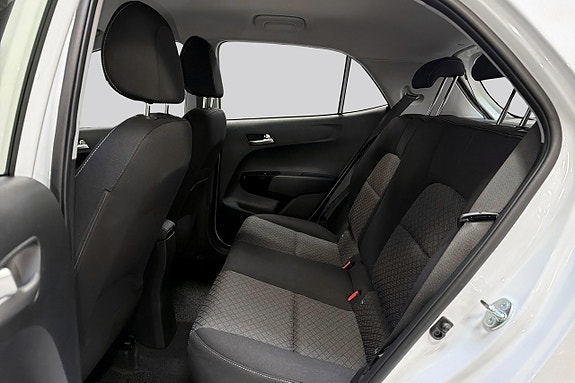 Kia Picanto 9 of 15