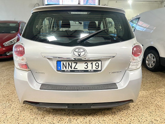 Toyota Verso 21 of 21