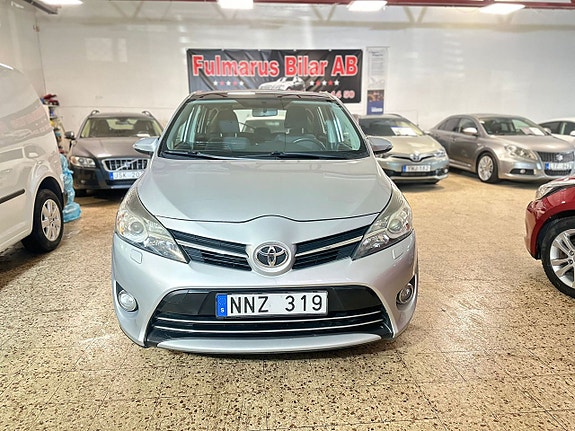 Toyota Verso 2 of 21