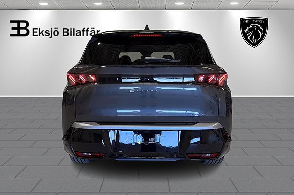 Peugeot e-5008 6 of 23