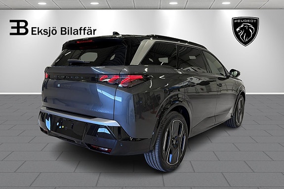 Peugeot e-5008 5 of 5