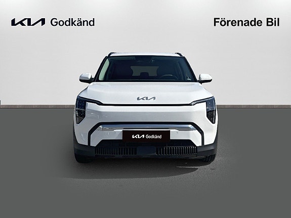 Kia EV3 2 of 5