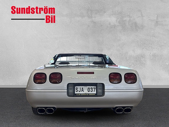 Chevrolet Corvette 5 of 5