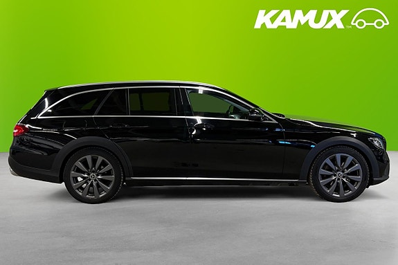 Mercedes-Benz E220 d 2 of 5