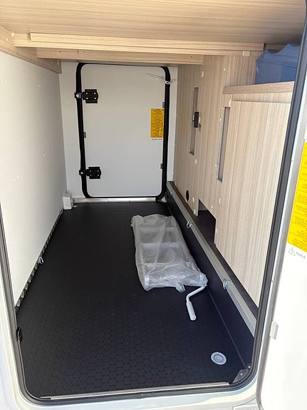 SUN LIVING C 65 SL. Solcell/Boxmakis/1080 mil.2023 3 of 12