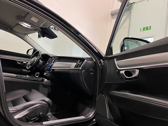 Volvo V90 23 of 27