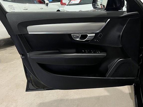 Volvo V90 8 of 27