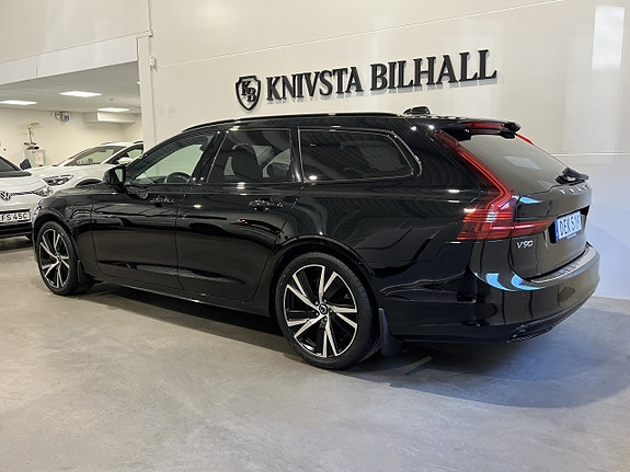 Volvo V90 2 of 27