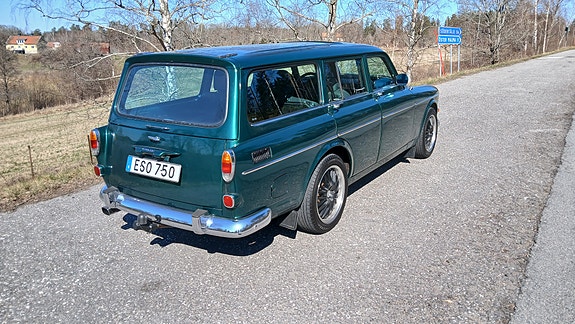Volvo Amazon 3 of 5