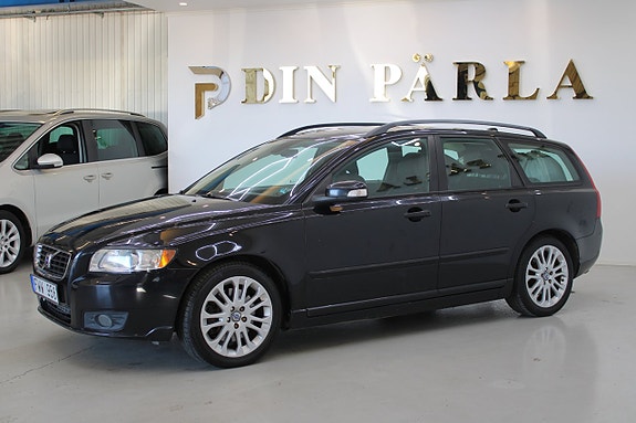 Volvo V50 3 of 5