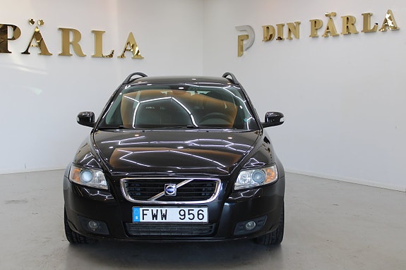 Volvo V50 2 of 5