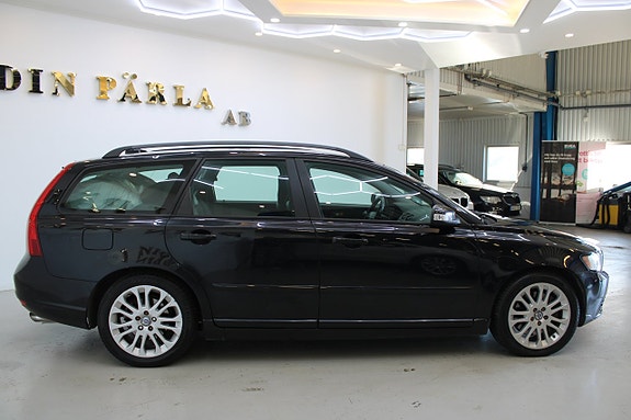 Volvo V50 4 of 5