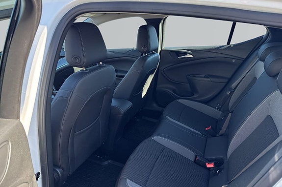 Opel Astra 8 of 24