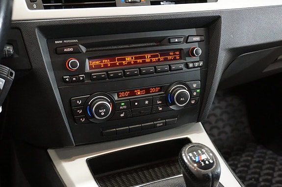 BMW 318d 15 of 22