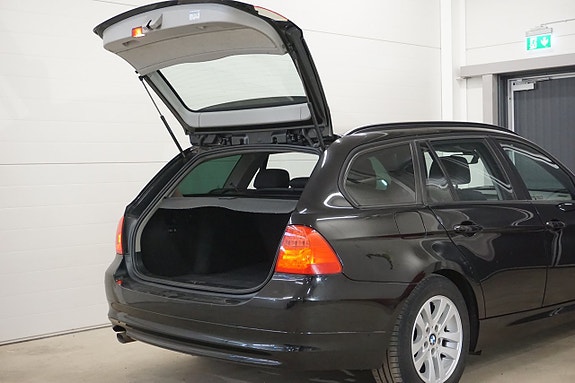 BMW 318d 8 of 22