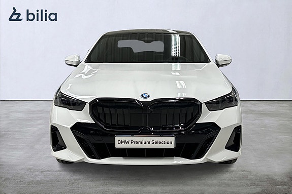 BMW 530e 5 of 19