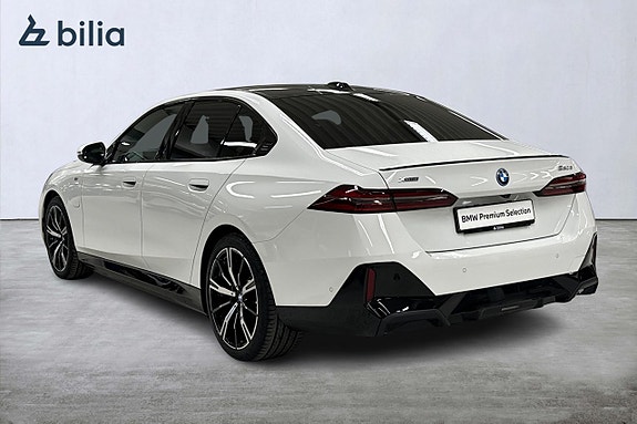 BMW 530e 2 of 19