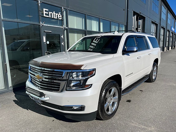 Chevrolet Suburban 2 of 5