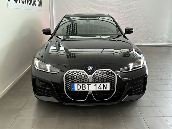 BMW i4 2 of 14