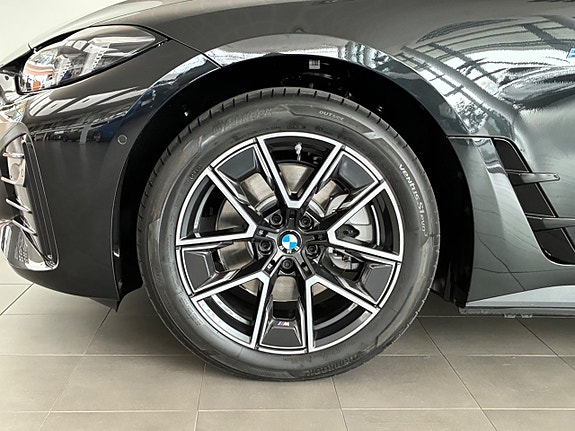 BMW i4 4 of 14