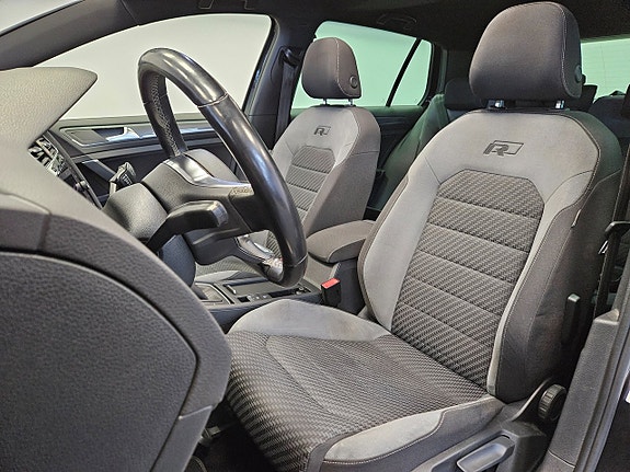 Volkswagen Golf VII 16 of 28