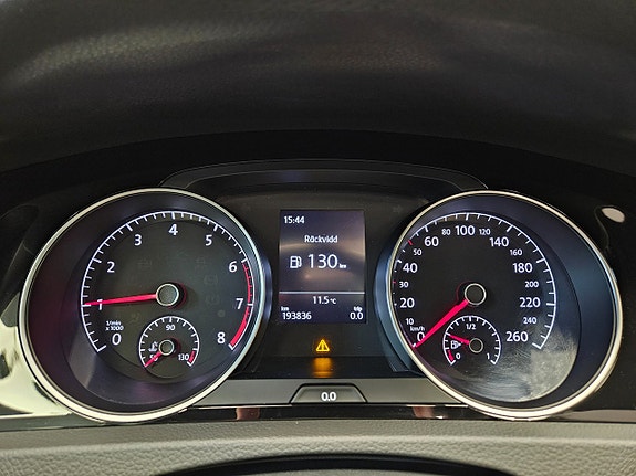Volkswagen Golf VII 23 of 28