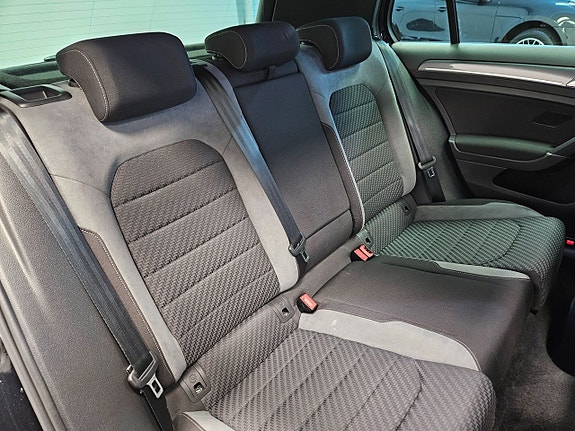 Volkswagen Golf VII 20 of 28
