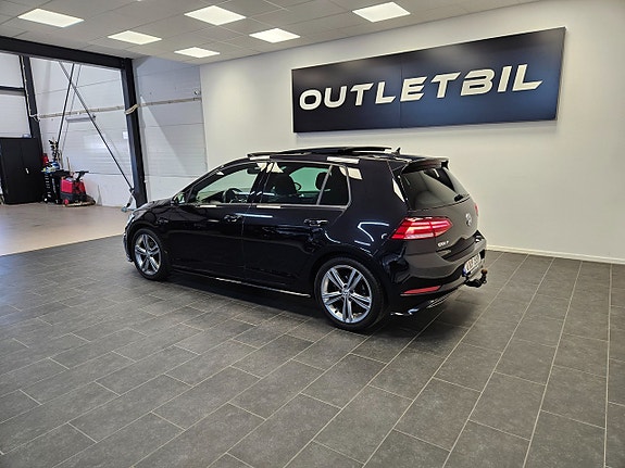Volkswagen Golf VII 10 of 28