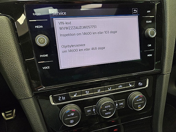 Volkswagen Golf VII 27 of 28