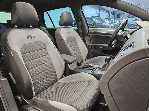 Volkswagen Golf VII 15 of 28