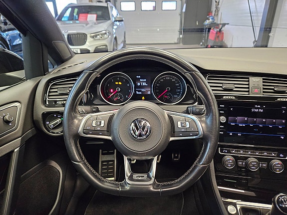 Volkswagen Golf VII 22 of 28