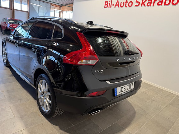 Volvo V40 Cross Country 4 of 5
