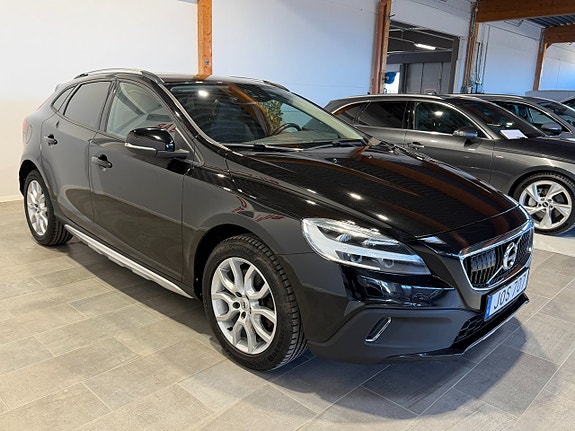 Volvo V40 Cross Country 6 of 18